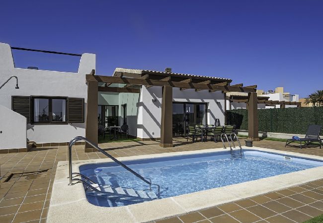Villa/Dettached house in Caleta de Fuste - Antigua - Lightbooking El Molino private heated pool 