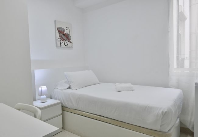  in Madrid - Dream Room Steps from the Royal Palace of Madrid